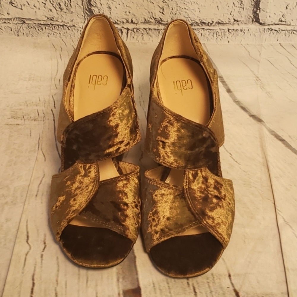 🎈SOLD🎈Cabi heel in olive green color- New